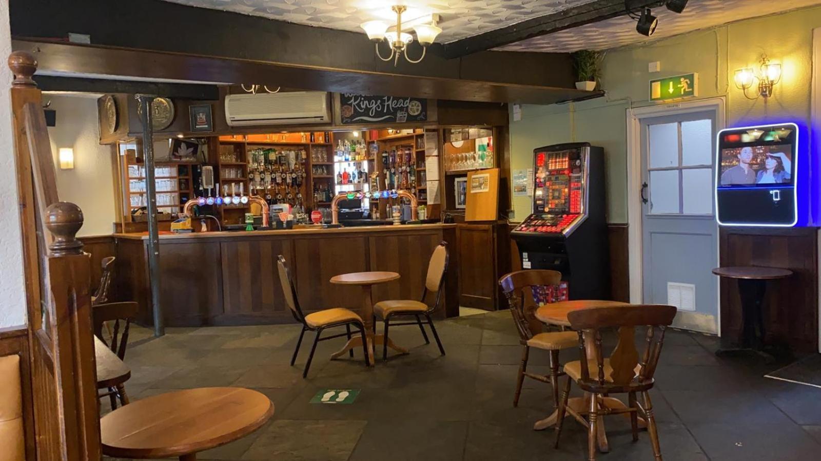 The Kings Head Hotel Abergavenny Exterior photo