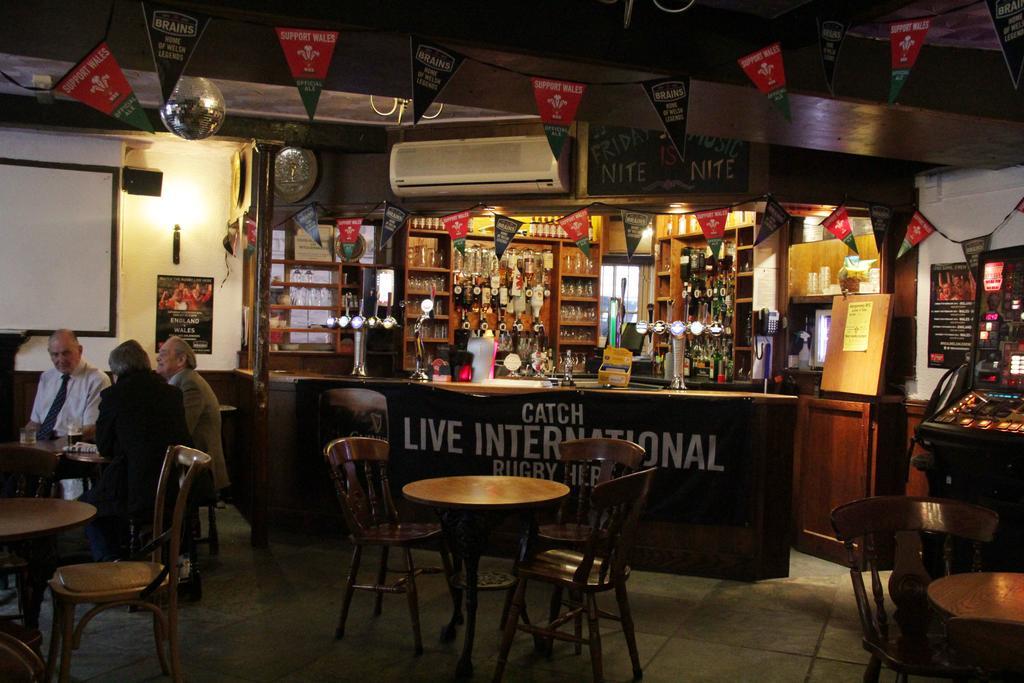 The Kings Head Hotel Abergavenny Exterior photo